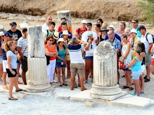 Türkiye'ye 3 milyona yakın İngiliz turist gelecek 