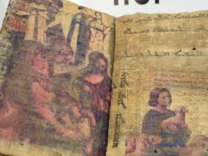 Diyarbakır'da 1400 yıllık dini motifli kitap ele geçirildi