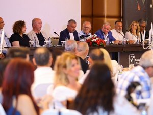 Manavgat festivaller ile 4,5 milyar dolar turizm geliri sağladı