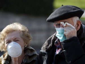 65 yaş üstü sokağa çıkma saati ve seyahat izni