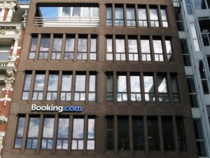 Covid-19 Booking.com’a 700 milyon dolar zarar ettirdi