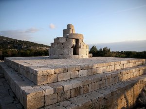 Patara Deniz Feneri taş hastanesi ile ayağa kalkıyor