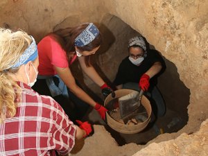 Doğu Nekropolü kazıları 2500 yıllık geçmişe ışık tutuyor