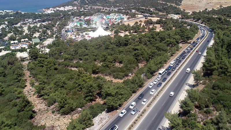 Bodrum'a 12 saatte 40 bin, 4 günde 151 bin araç giriş yaptı