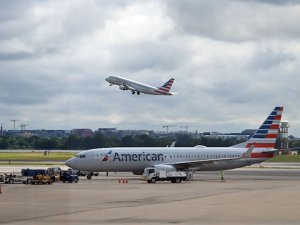 American Airlines 3 milyar dolar daha devlet desteği aldı