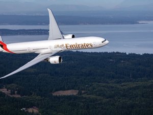 Emirates öğrencilere ve ailelerine yıl boyu avantaj sağlıyor