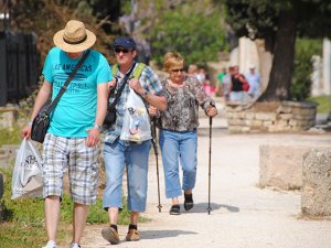 Yaşlı Almanların gelmemesi turizme kaybı 2 milyar Avro oldu