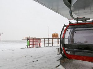 Erciyes Dağı’na kar yağdı, beyaz gelinlik giydi