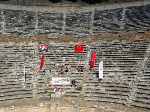 Nysa Antik Kenti'nde 2 bin yıl sonra satranç oynandı