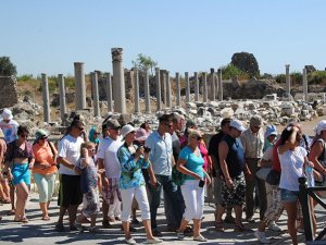 Pandemide Ruslar Antalya turizmine ‘can suyu’ oldu