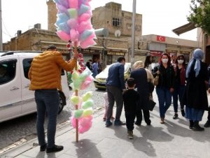 Mavi kent' Mardin'deki turizm hareketi esnafın yüzünü güldürdü