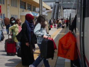 İzmit Tren Garı uzun zaman sonra hareketlendi