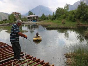 Turizme kazandırılacak göletten 15 ton çöp çıktı!