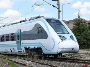 Bakan Karaismailoğlu: Milli Elektrikli Treni bu yıl sunacağız