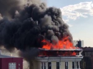 Ankara'da otel yangını! Alevlerin arasında kalan vatandaş kurtarıldı...