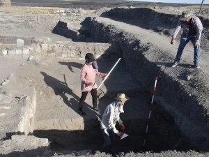 Dünya kenti Ani'nin 4 noktasında kazı yapılıyor