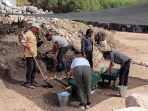 Gizemli Kent 'Thera'da kazılar sürüyor