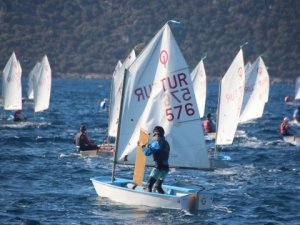 Bodrum'da Optimist Regatta yelken yarışları heyecanı