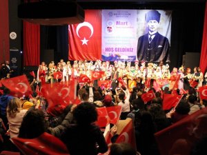 “Kahraman Türk Kadınları” defilesi moral verdi