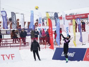 Kar Voleybolu Avrupa Kupası heyecanı Erciyes’te başladı