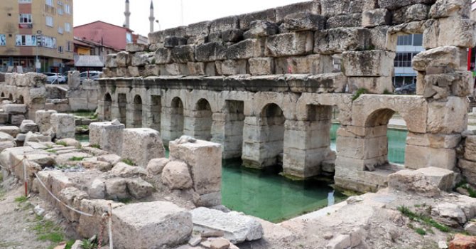 Kral Kızı adlı 2 bin yıllık Roma Hamam turizme açıldı