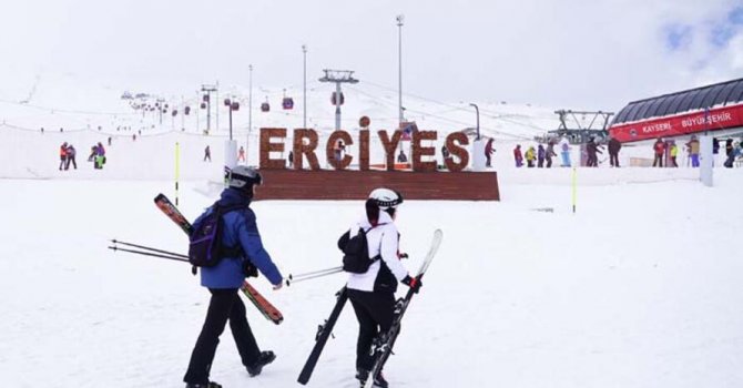 Erciyes Kayak Merkezi hafta sonu 123 bin kişiyi ağırladı