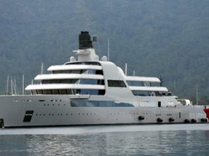 Rus oligark Abramoviç'in yatı Marmaris'e demirledi