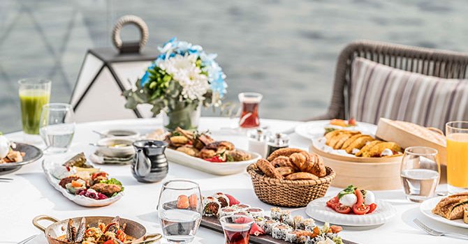 Il divertimento del brunch inizia al Mandarin Oriental Bosphorus