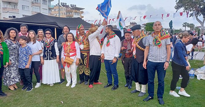 Temsili Ýörük Göçüne turistler hayran kaldı