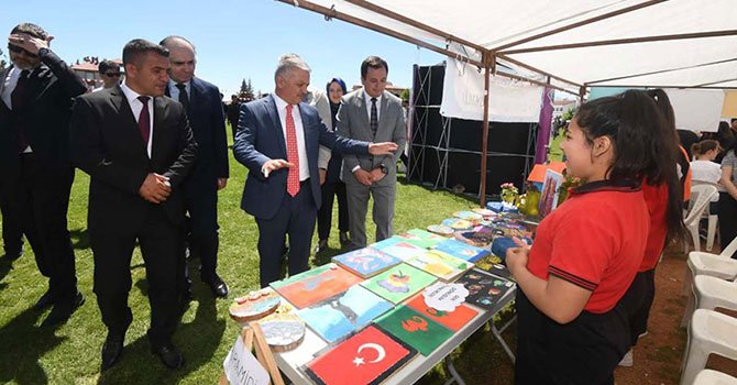 Korkuteli Eğitim Şenliği'ne 66 okuldan 9 bin 554 öğrenci katıldı