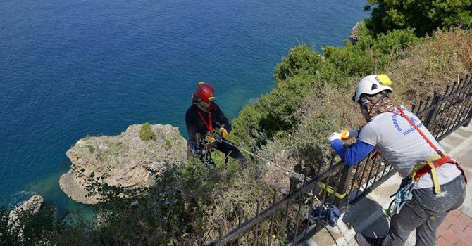 Antalya'da falezler temizlendi