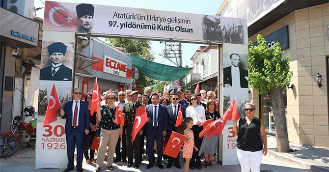 Urlalılar 97 yıldır Atatürk’ü bağrına basıyor