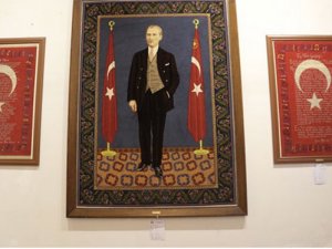 Üç boyutlu Atatürk halısı, müzenin baş köşesinde sergileniyor