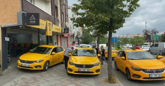 İstanbul'da 8+1 taksiler 4+1'e dönüşecek