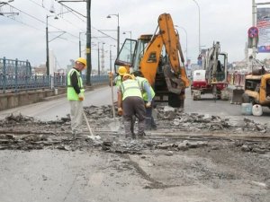 Galata Köprüsü'nde deprem güçlendirme çalışmaları başladı