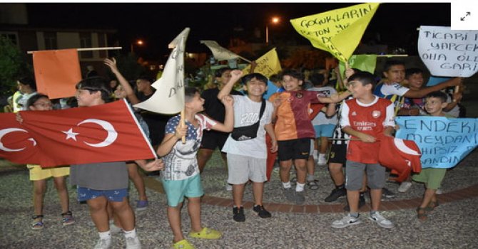 Marmaris'te meydana planlanan proje protesto edildi