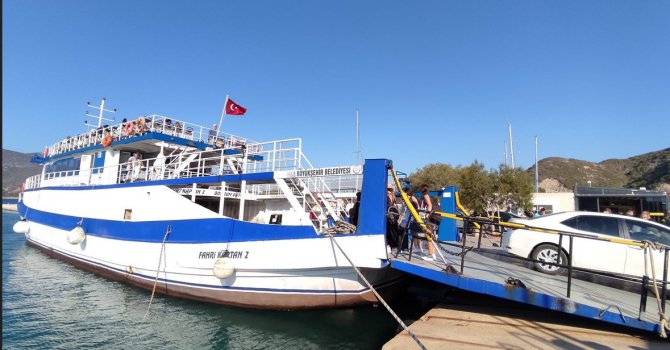 Datça-Bodrum arabalı da Gökova Körfezi manzaralı, yolculuk