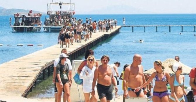 Muğla 2 milyon turiste koşuyor