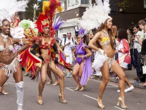 “Notting Hill Karnavalı”ne Londra'da 2 milyon kişinin katıldı