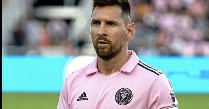 Futbolcu Lionel Messi’den grevdeki otel işçilerine destek