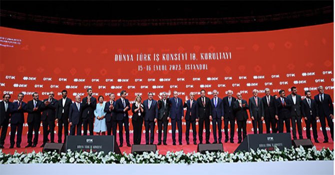 Dünya Türk İş Konseyi Kurultayı'nda ödülller verildi