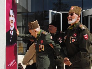 En yaşlı Kore Gazisi Side Antik Kent'in kazılarına tanıklık etmiş!