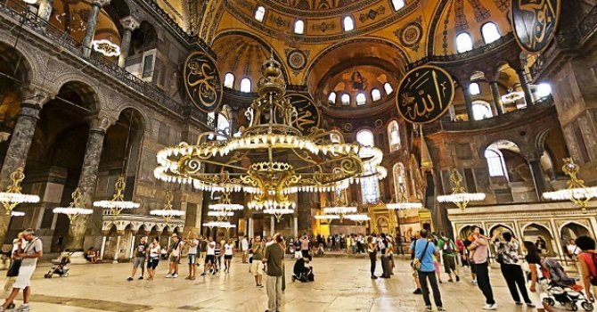 Bakan Ersoy: UNESCO tavsiyesiyle Ayasofya'da yeni dönem