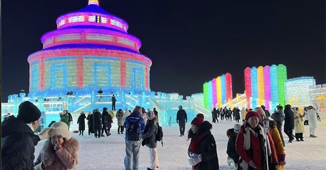 Çin'in 'buz şehri' Harbin, yılbaşı tatilinde rekor turist çekti