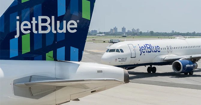 JetBlue uçuşunda saldırgan 'sarhoş' yolcu gözaltına alındı