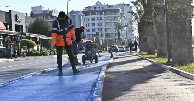 Muratpaşa'da spor turizmi için bisiklet yolları yenileniyor