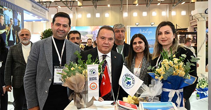 Geçen yıl Antalya 15 milyon 689 bin yabancı turist ağırladı