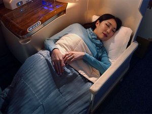 Emirates'ten Business Class yolcularına uçuş kıyafeti