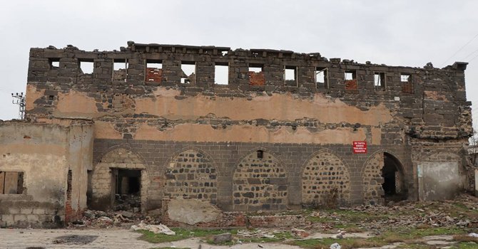 Surp Sarkis Kilisesi'nin yenilenmesi için ilk adım atılıyor