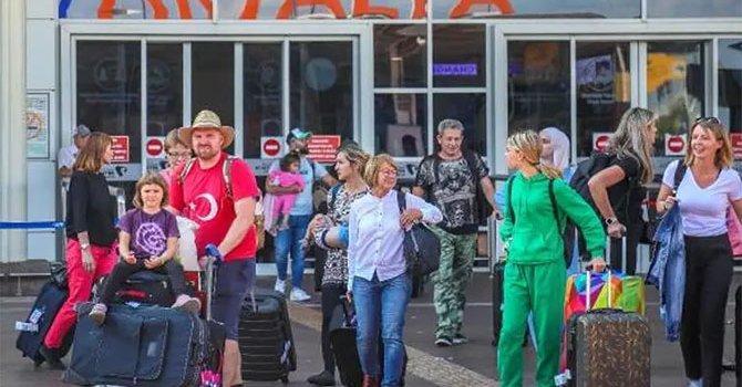 Romanyalı turistler Antalyaya geliyor